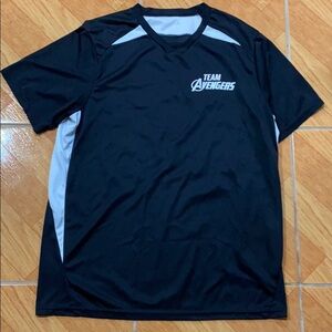 Team Avengers short sleeve shirt size: L ✨
